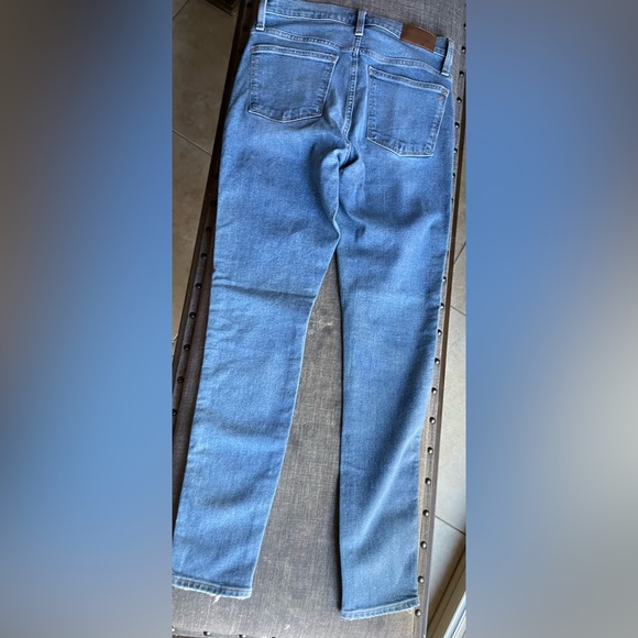 MADEWELL 10" High-Rise Skinny Jeans in Dewitt Wash:Button-Front TENCEL Denim - Picture 14 of 16